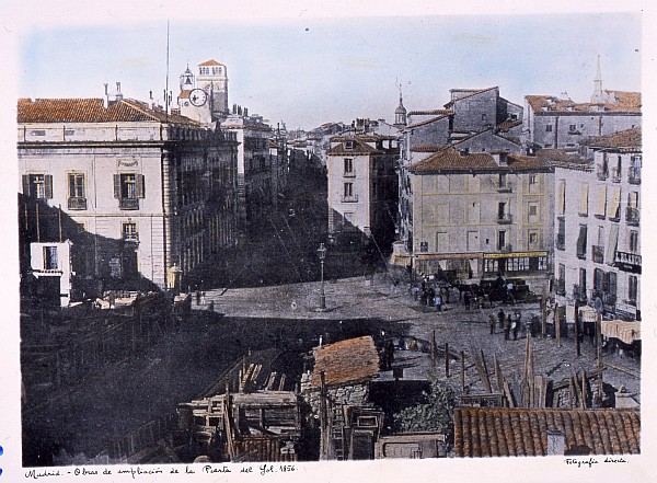 Obras de ampliación de la Puerta del Sol. 1856