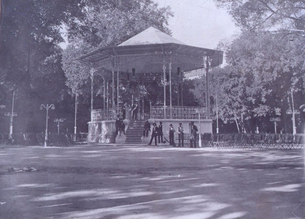 Quiosco de msica del parque del Retiro