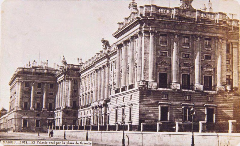Palacio Real por la plaza de Oriente