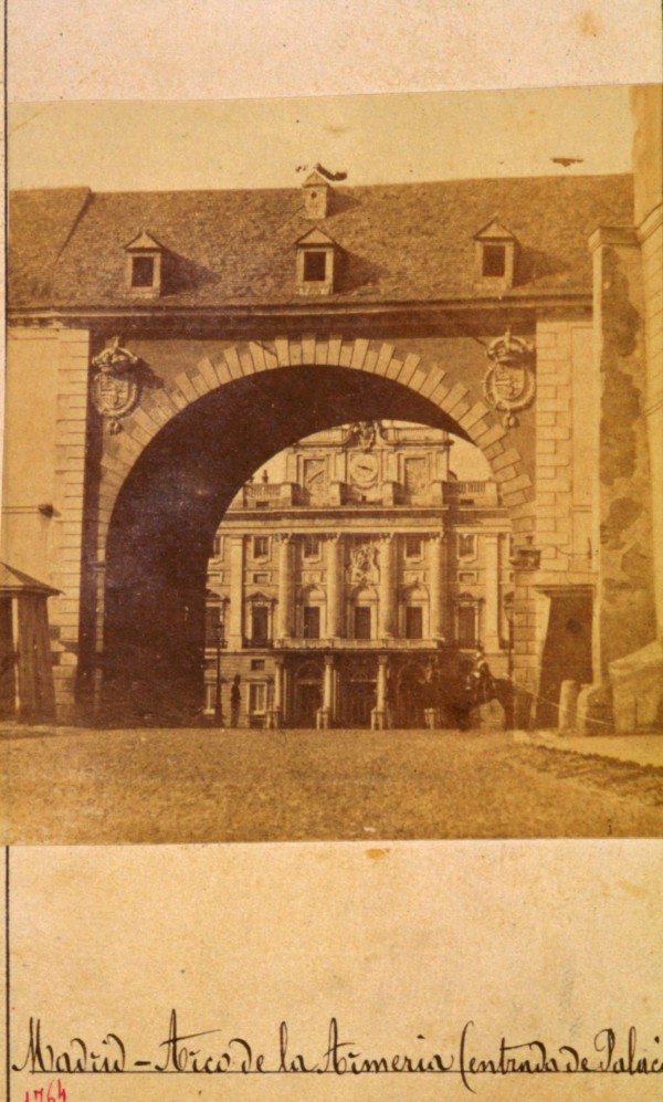 Arco de la Armería (entrada de Palacio)