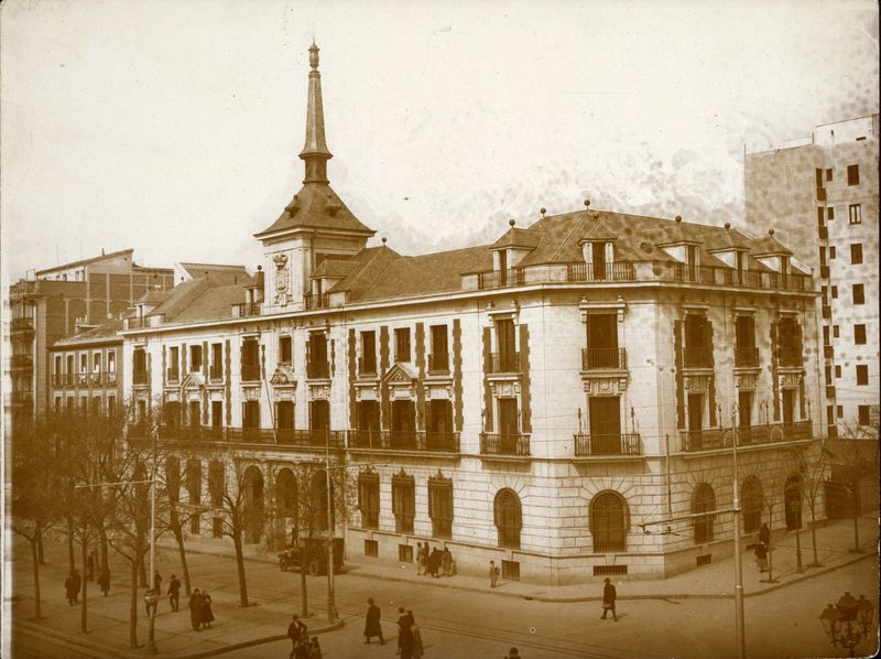 Tenencia de Alcalda del Ayuntamiento de Madrid, calle Alberto Aguilera