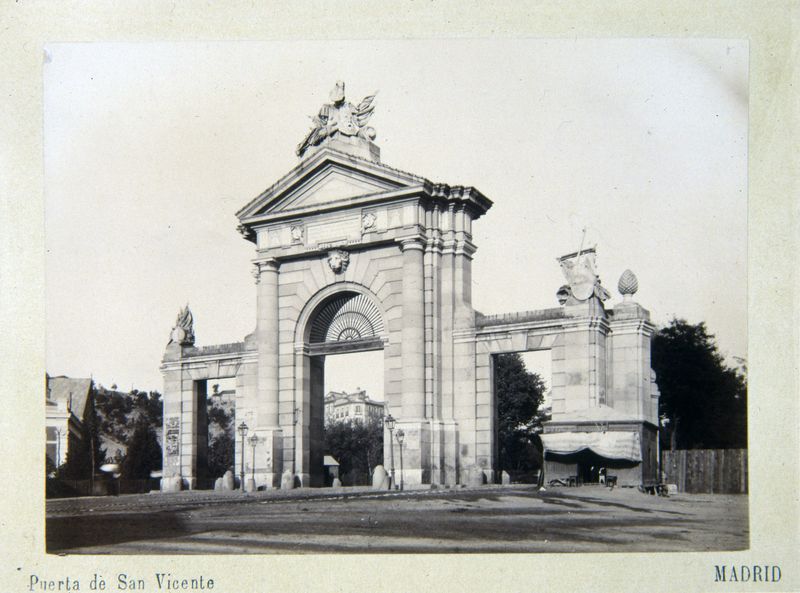 Puerta de San Vicente