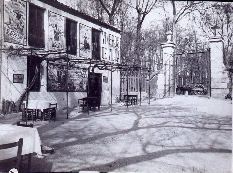 Merendero Viveros de Villa a la entrada de la Casa de Campo