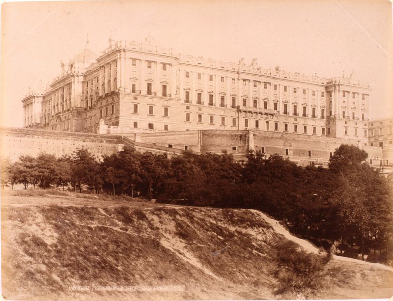 El Palacio Real visto desde El Campo del Moro