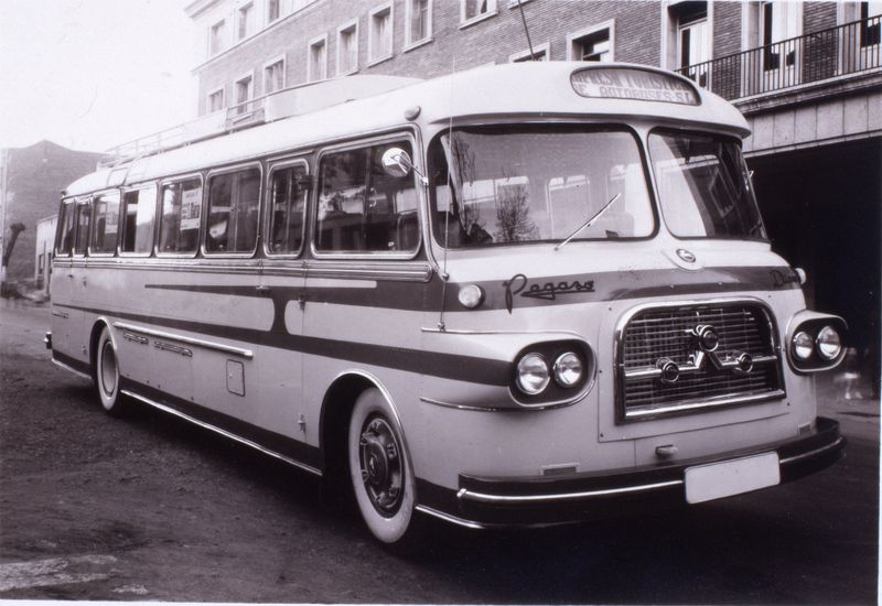 Autobs de la Empresa Turstica de Autobuses
