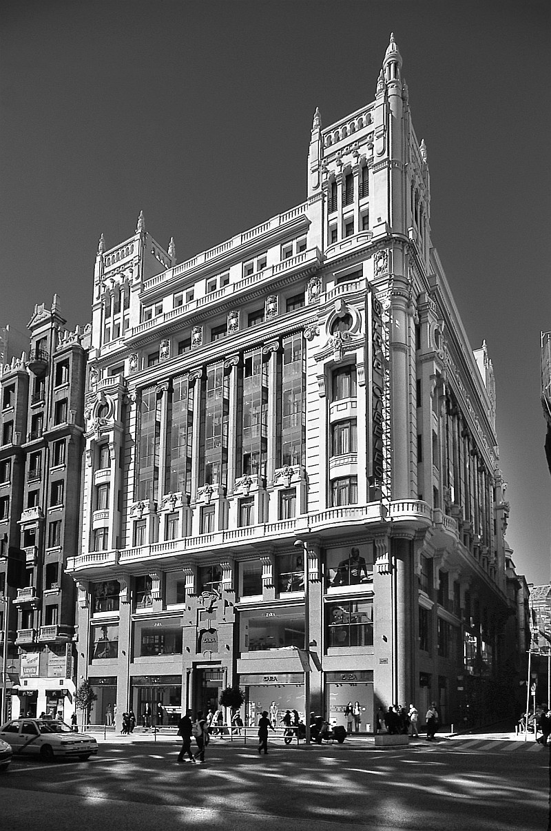 Hotel Tryp Cibeles (Antiguo Hotel Avenida; Antiguo Hotel Alfonso XIII)