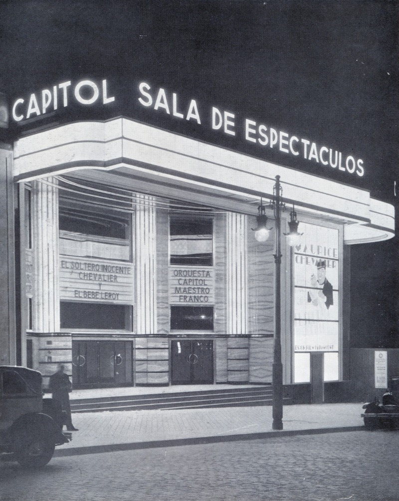 Entrada a la sala de espectculos y cine Capitol