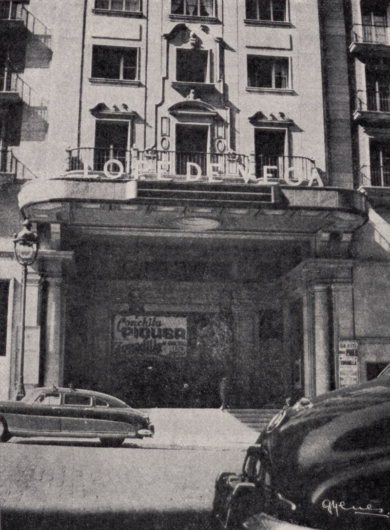 El acceso al teatro Lope de Vega, de da.