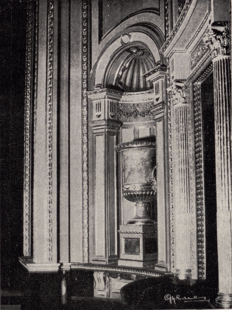 Detalle del proscenio del teatro Lope de Vega