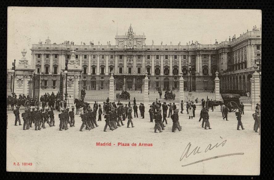 Plaza de Armas del Palacio Real
