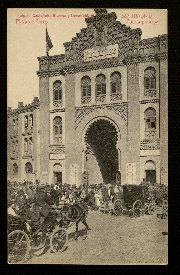 Puerta principal de la Plaza de Toros de Felipe II