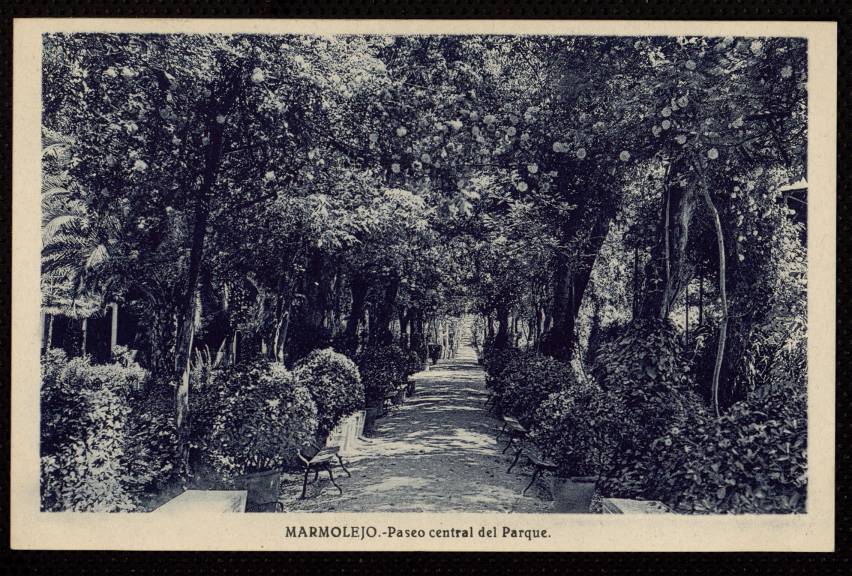Paseo central del Parque, en Marmolejo