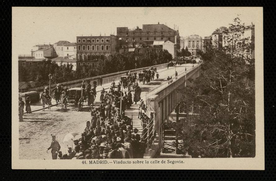 Viaducto sobre la calle Segovia