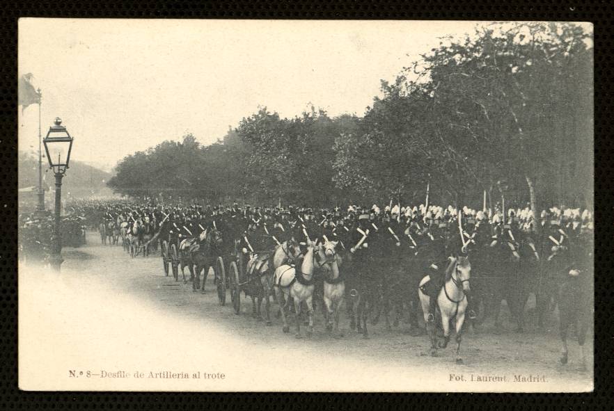 Desfile de Artillería al trote