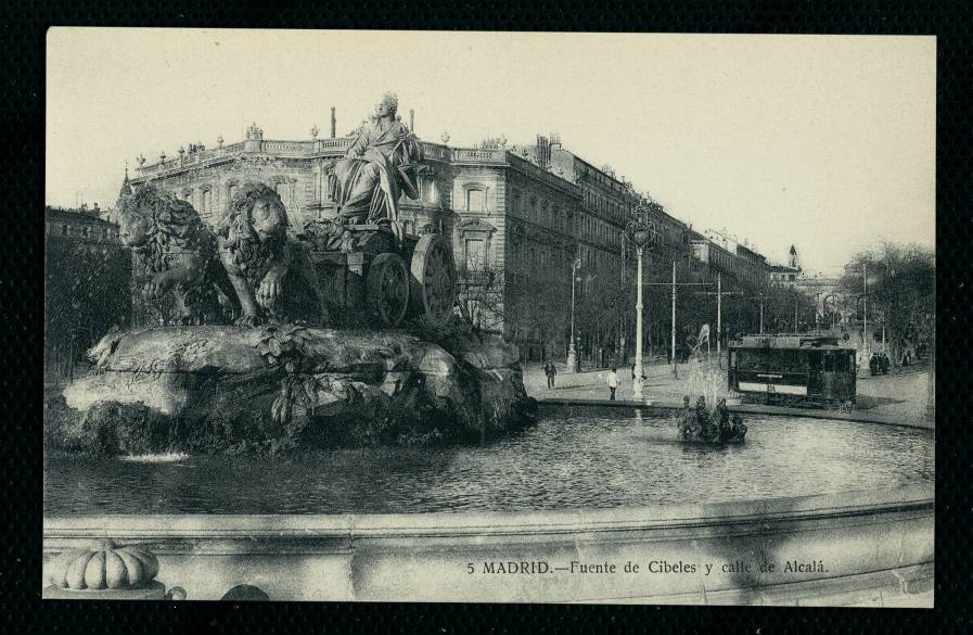 Fuente de Cibeles y calle de Alcal