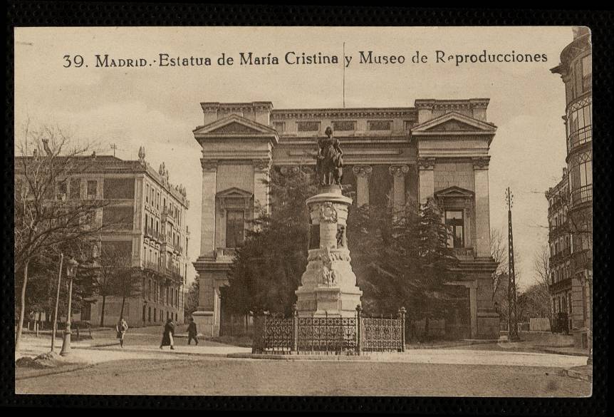 Estatua de Mara Cristina y Museo de Reproducciones