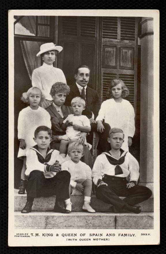 T. M. King and Queen of Spain and family