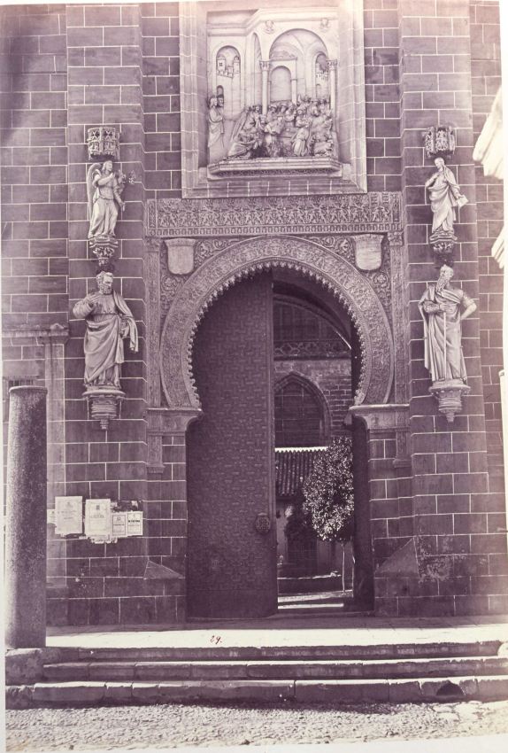 Puerta principal de la Catedral de Sevilla