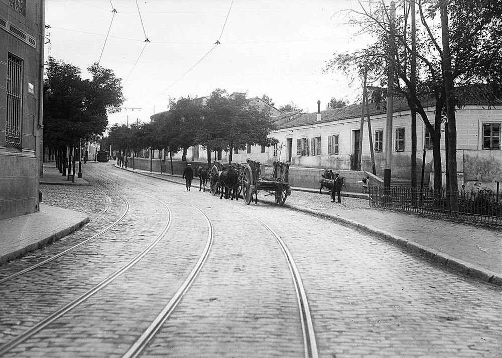 Calle de Eugenia de Montijo en Carabanchel Alto entre la plaza del Parterre y la de la Emperatriz