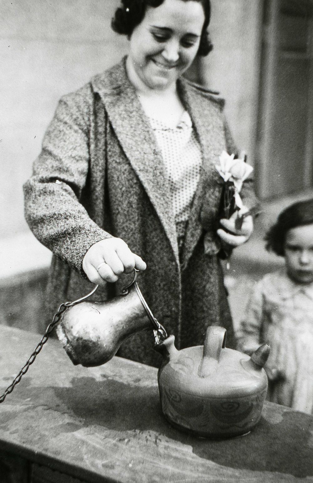 Recogida de agua de la fuente de San Isidro