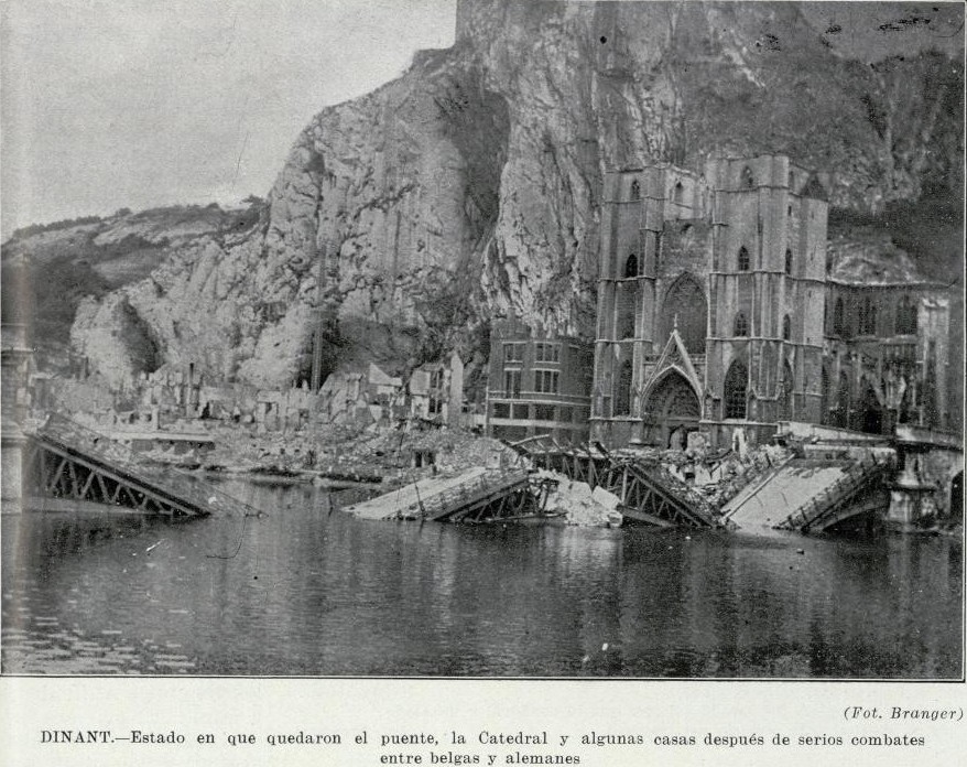 Catedral y puente de Dinant tras los combates entre belgas y alemanes