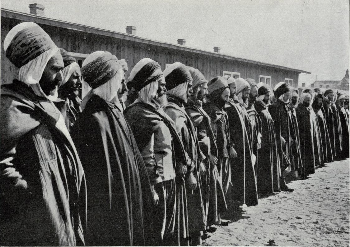 Soldados argelinos prisioneros en el campo de concentración de Zossen (Alemania)