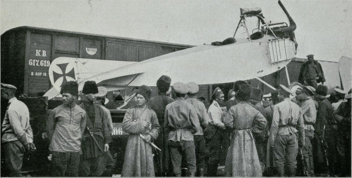 Un Albatros alemn capturado por los rusos.