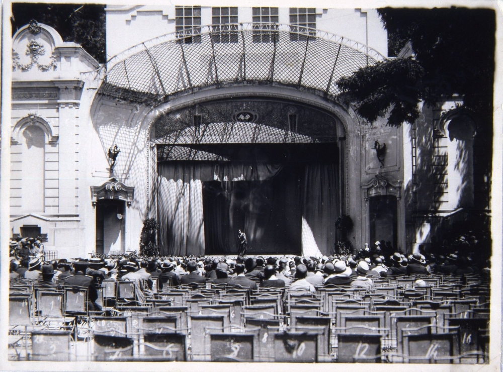 Teatro en el parque del Retiro