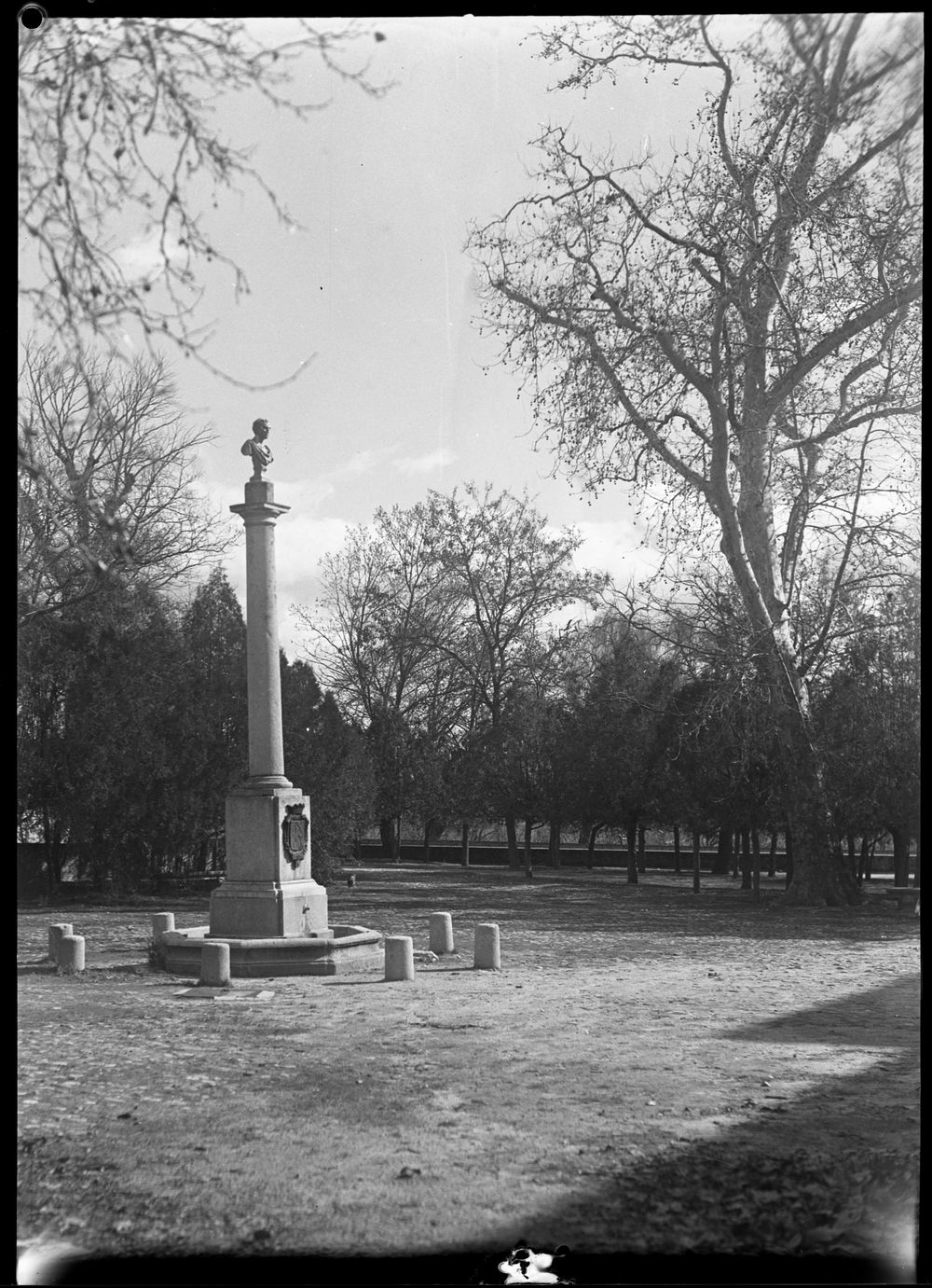 Vista de un monumento en Alameda de Osuna