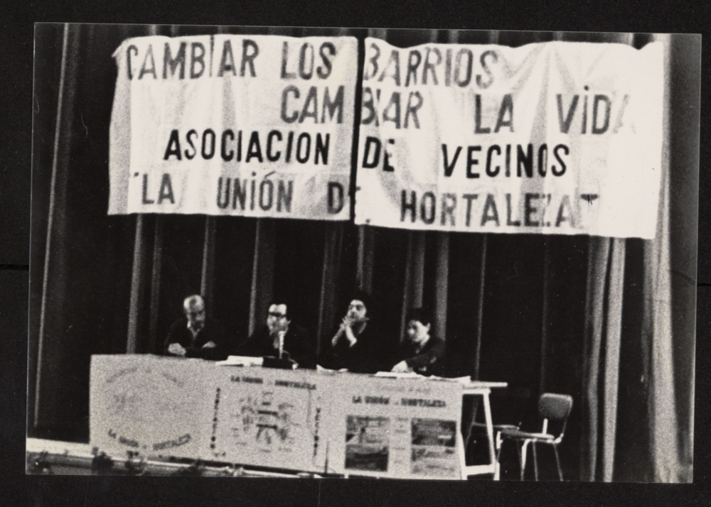 Mesa presidencial en una asamblea de La Unin de Hortaleza en el cine Hortaleza