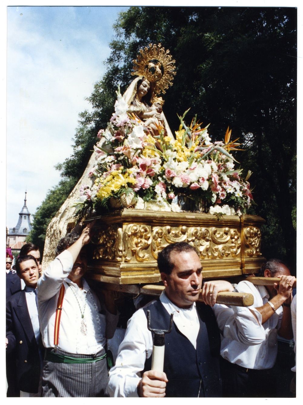 Virgen del Puerto llevada en procesión