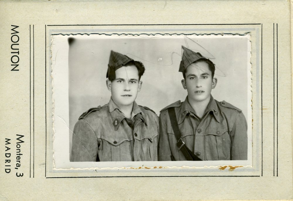 Hermanos Roncero durante el Servicio Militar
