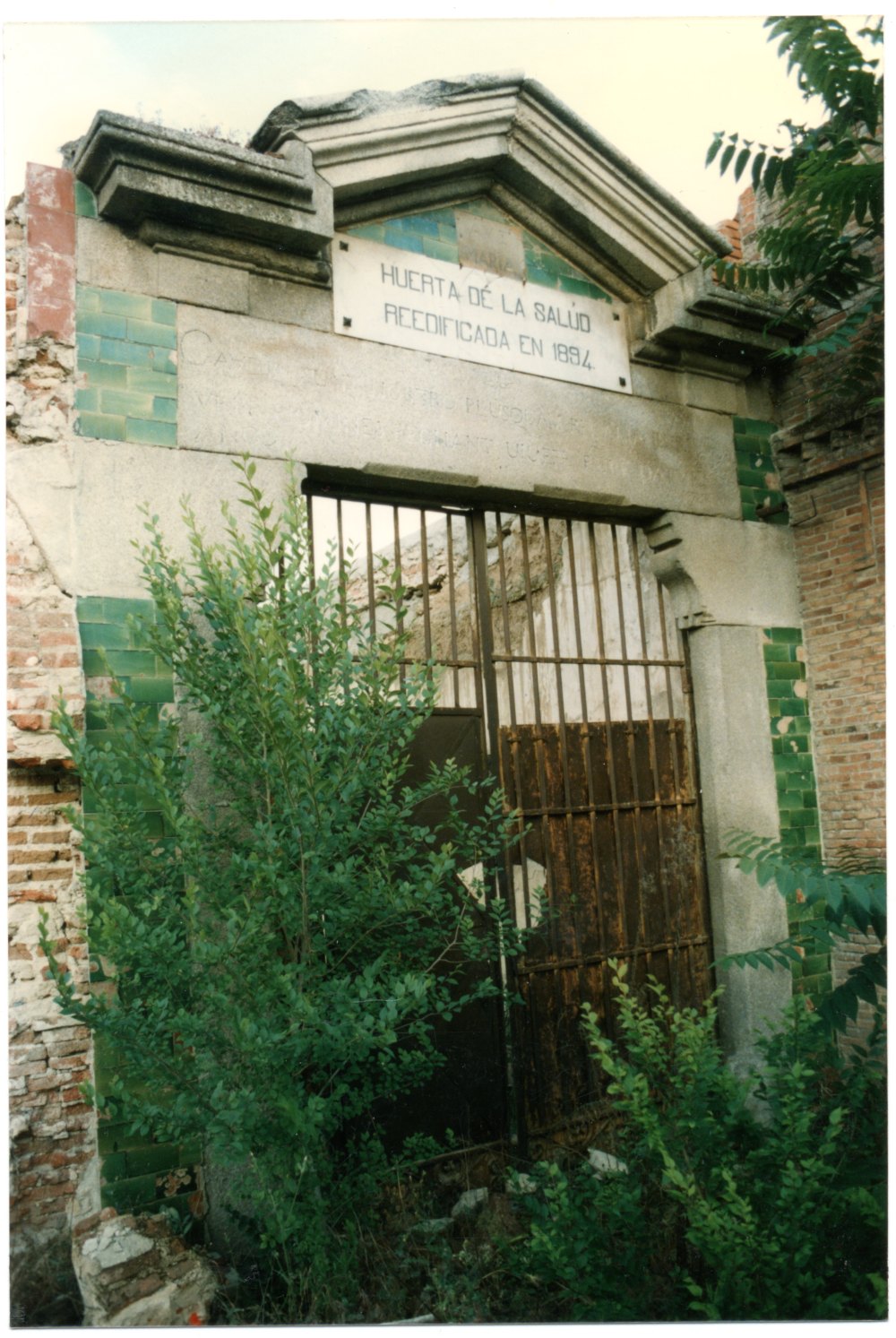 Antigua puerta de entrada a la quinta de Huerta de la Salud