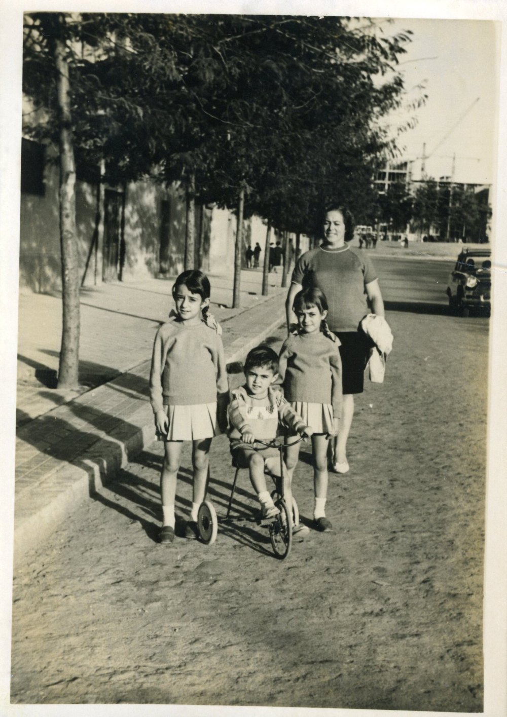 La familia Camarón Jiménez en el paseo de Yeserías
