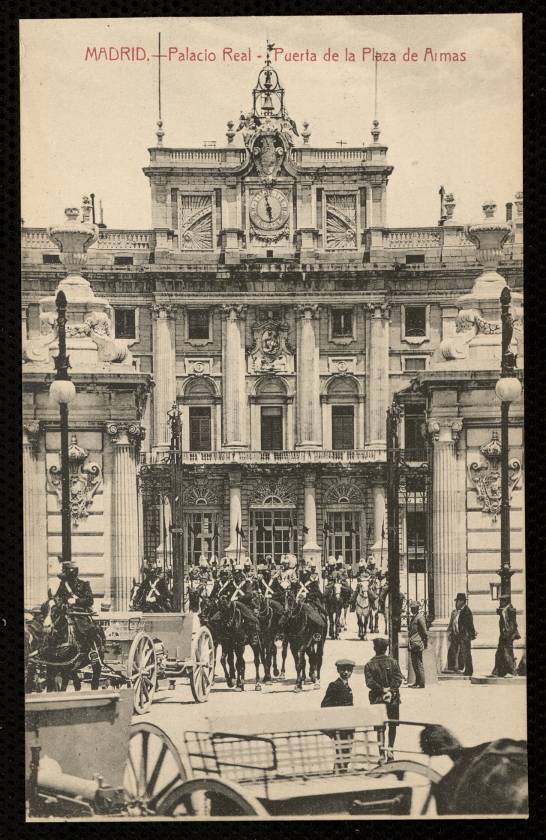 Palacio Real. Puerta de la Plaza de Armas