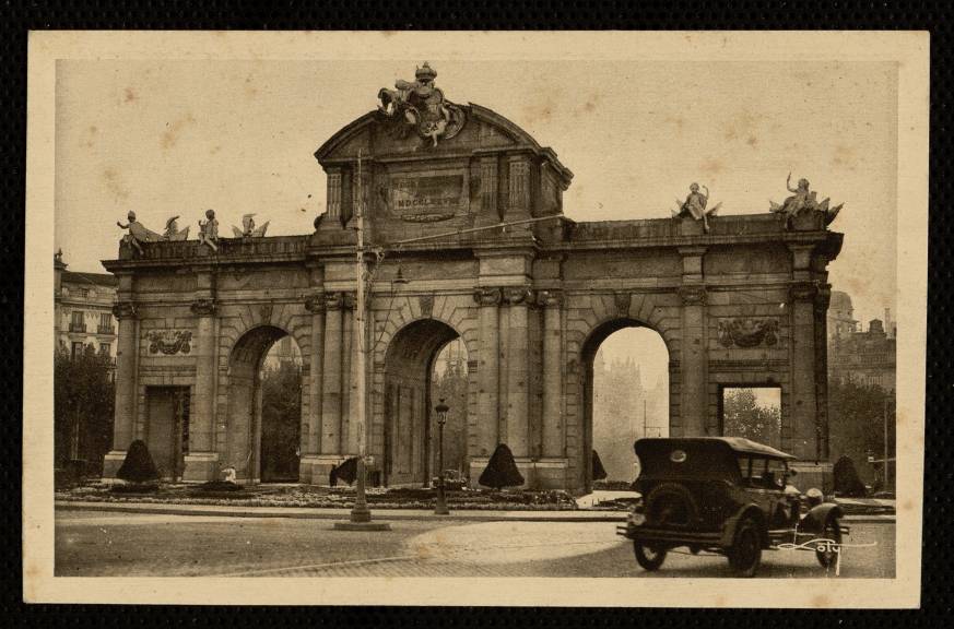 Plaza de la Independencia. Puerta de Alcal