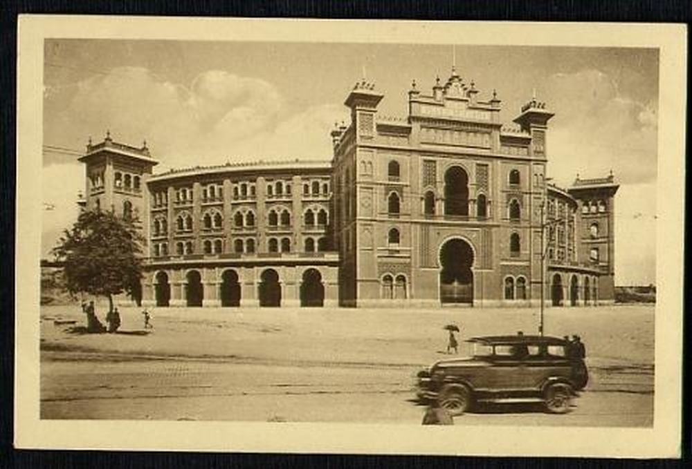 Explanada de la Plaza de Toros de las Ventas