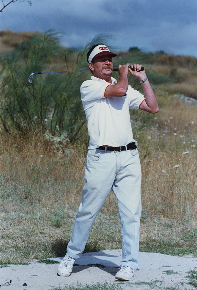 Alfonso de Soria jugando al golf
