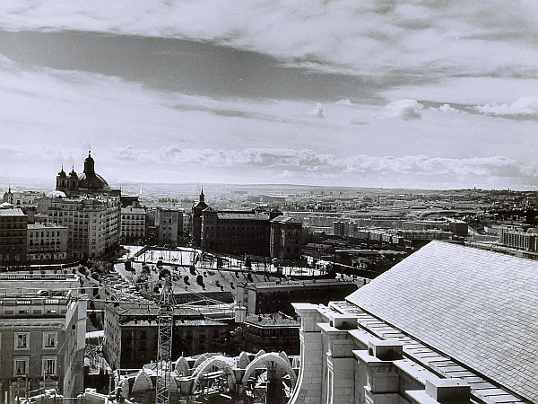 Vista panormica de las Vistillas, desde la catedral de la Almudena en construccin