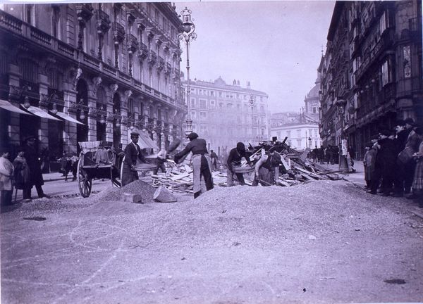 Obras de pavimentacin de la calle de Sevilla