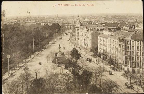 Calle Alcal desde las Escuelas Aguirre