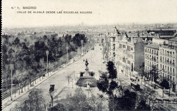 Calle de Alcal desde las Escuelas Aguirre