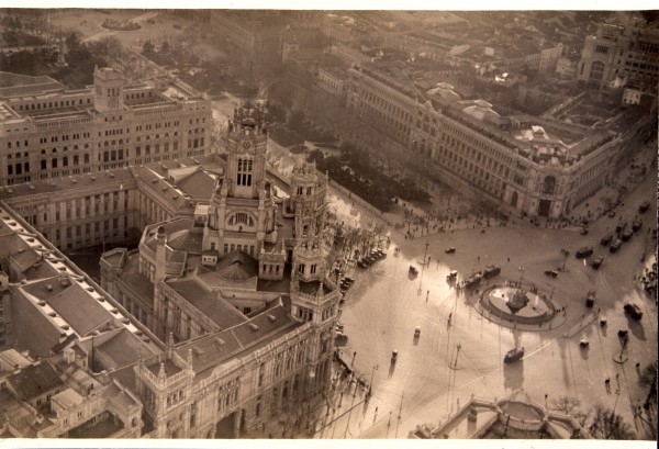 Plaza de la Cibeles, Palacio de Comunicaciones y Banco de Espaa