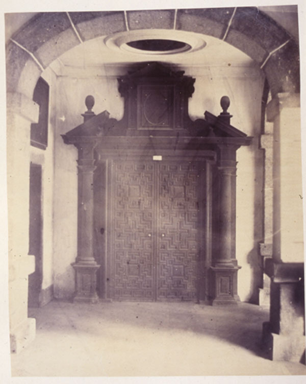 Entrada a la sacrista de la iglesia del Monasterio de San Lorenzo (Escorial)