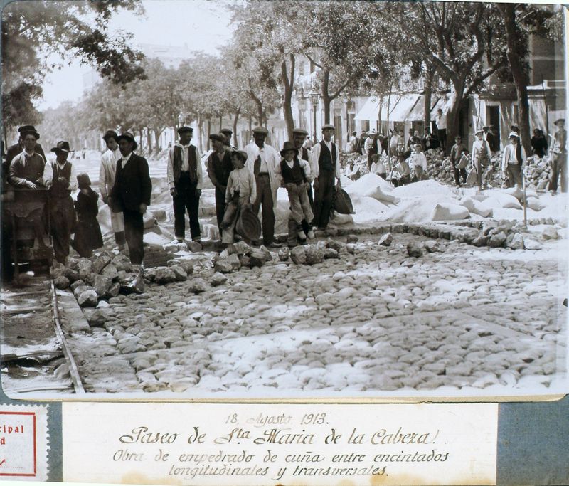 Pavimentacion del paseo de Sta M de la Cabeza
