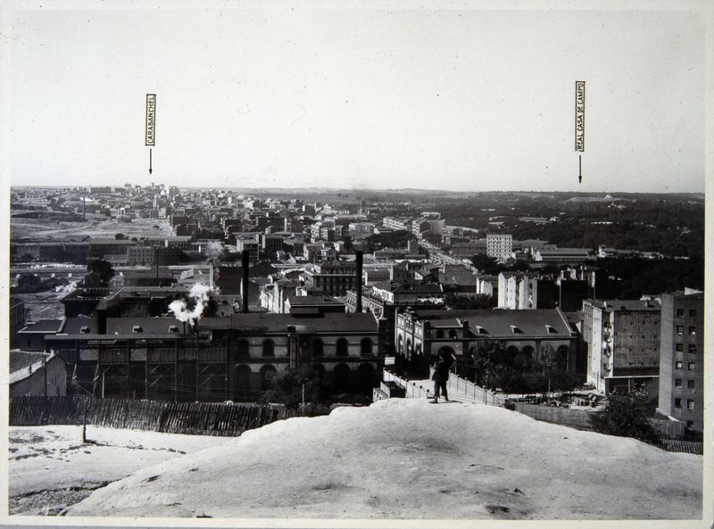 Panormica de Madrid desde la Cuesta de las Vistillas hacia los [...]