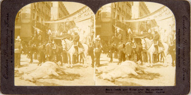 State coach and horse after the explosion calle Mayor Madrid