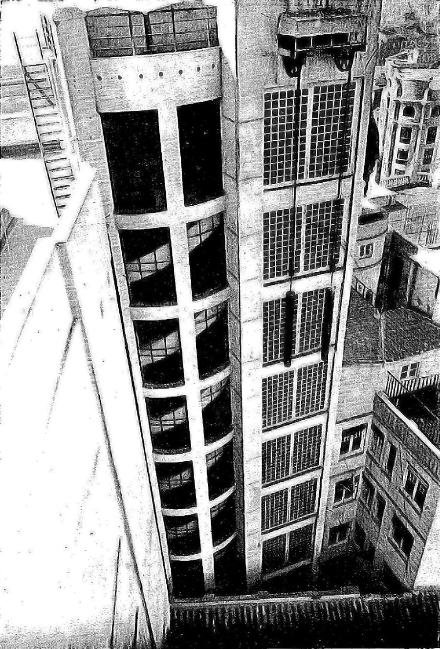 Exterior del hotel Nueva York: caja de escaleras y ascensores 