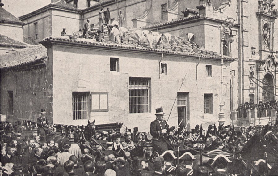 La infanta Mara Teresa y el prncipe Adalberto de Baviera al partir para Palacio despus de terminada la ceremonia