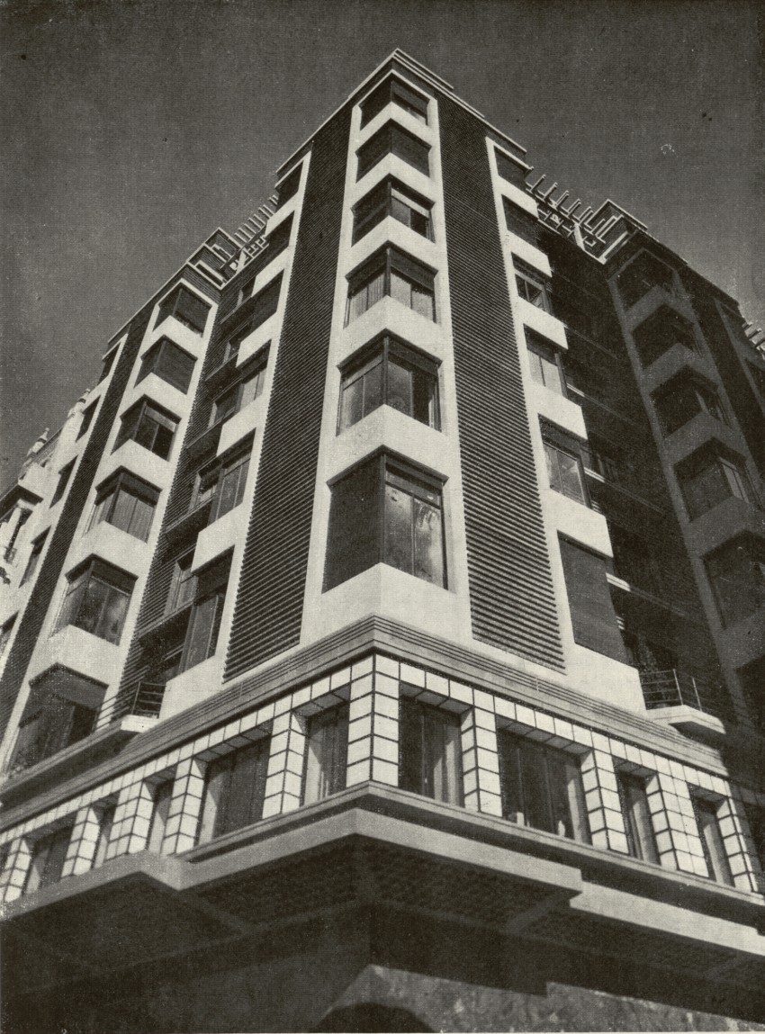Esquina del edificio del hotel Nueva York
